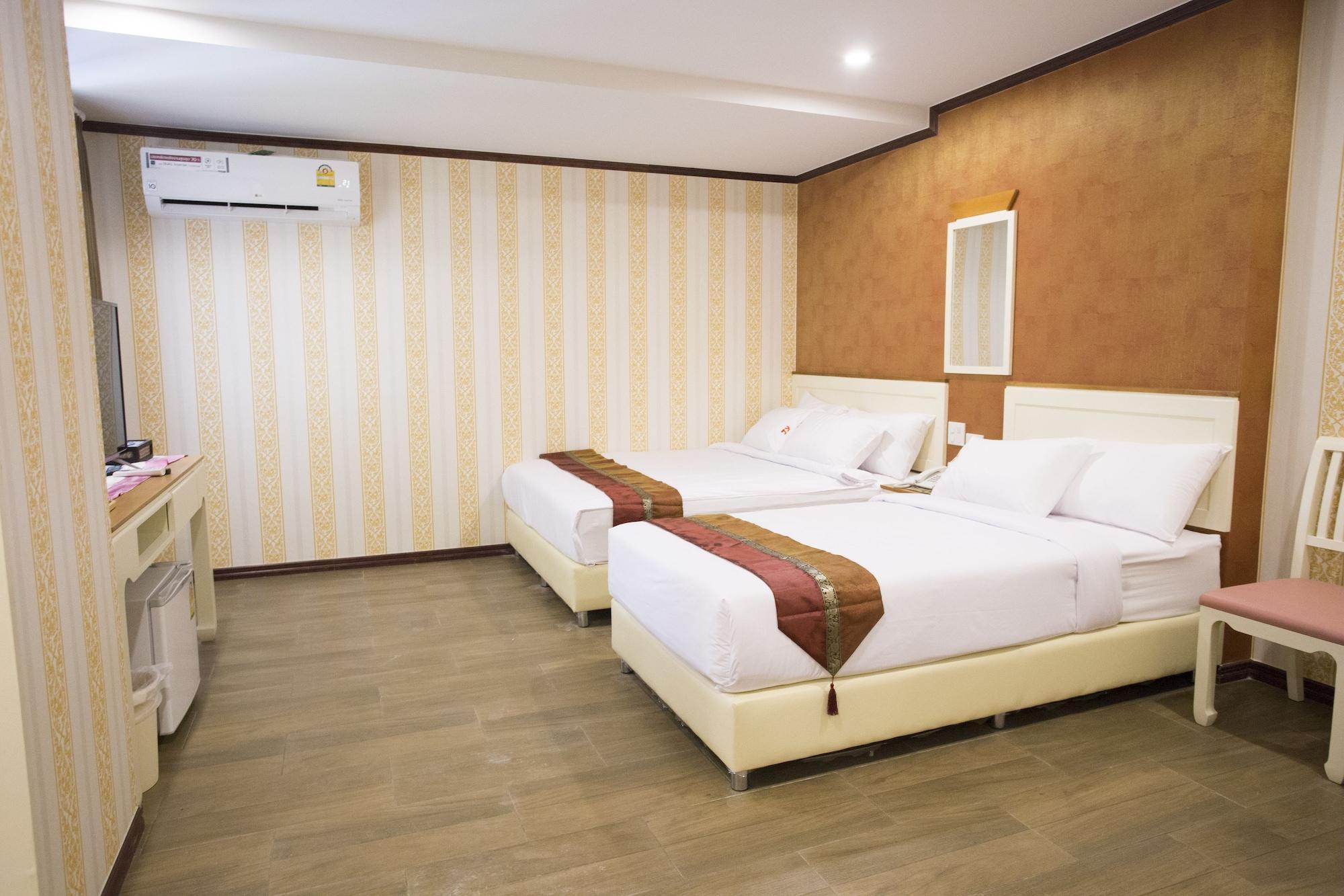 J&Y Hotel Latphrao 35 Bangkok Exterior photo
