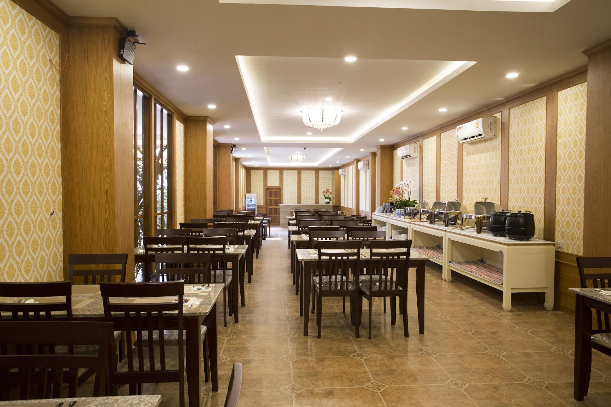 J&Y Hotel Latphrao 35 Bangkok Exterior photo