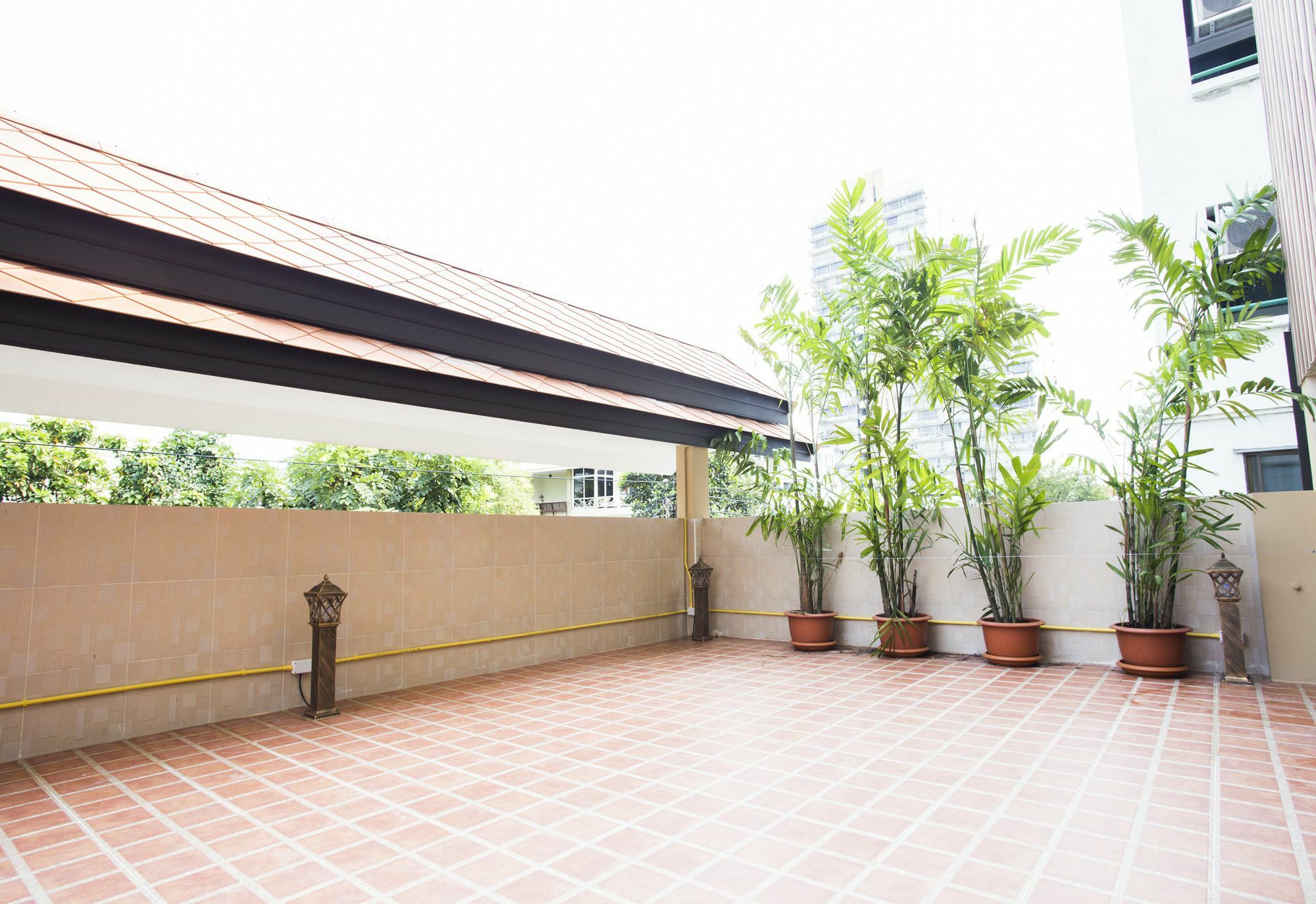 J&Y Hotel Latphrao 35 Bangkok Exterior photo